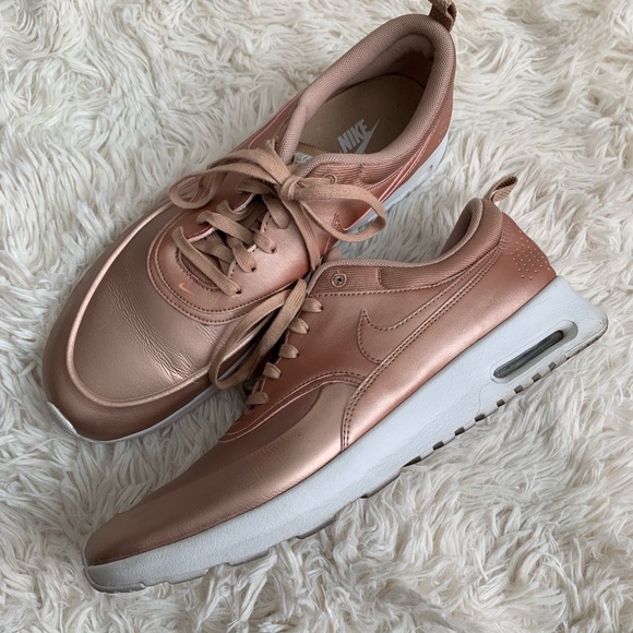 metallic pink nike air max